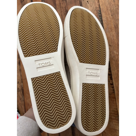 Women's TOMS Paxton Suede Faux Fur Slip-On Sneakers 9.5 Beige White - Picture 6 of 7